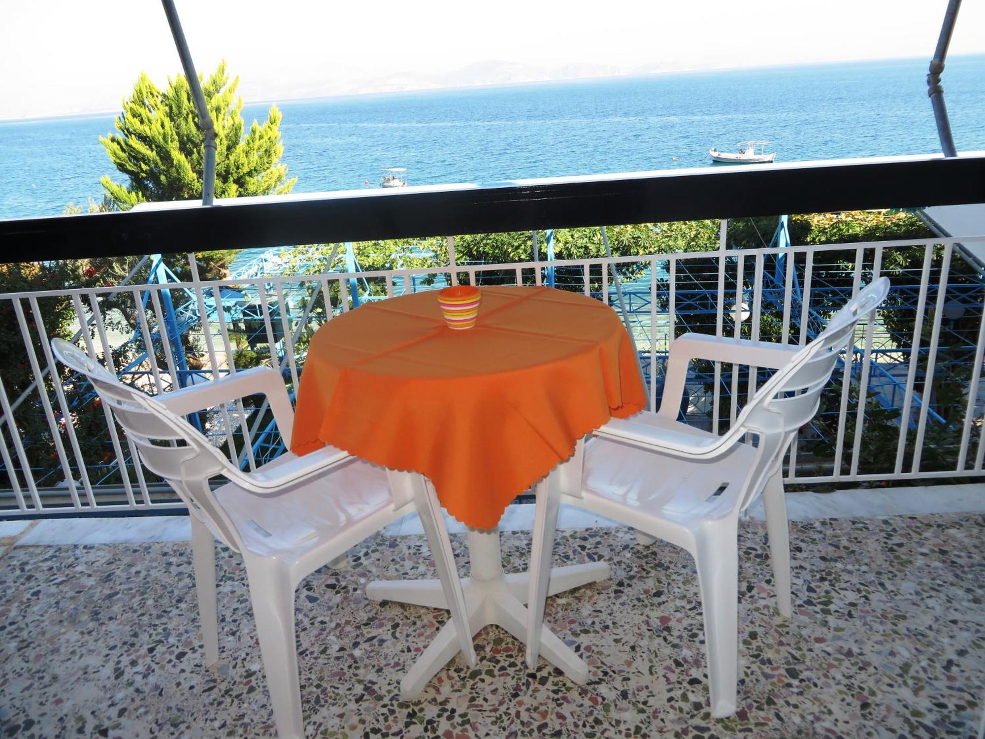 Blue Sky Apartments & Rooms Xiropigado Room photo